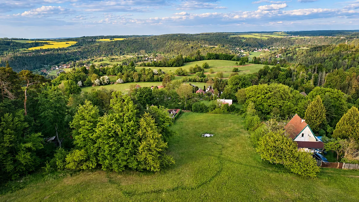 Prodej stavebního pozemku 1885 m²